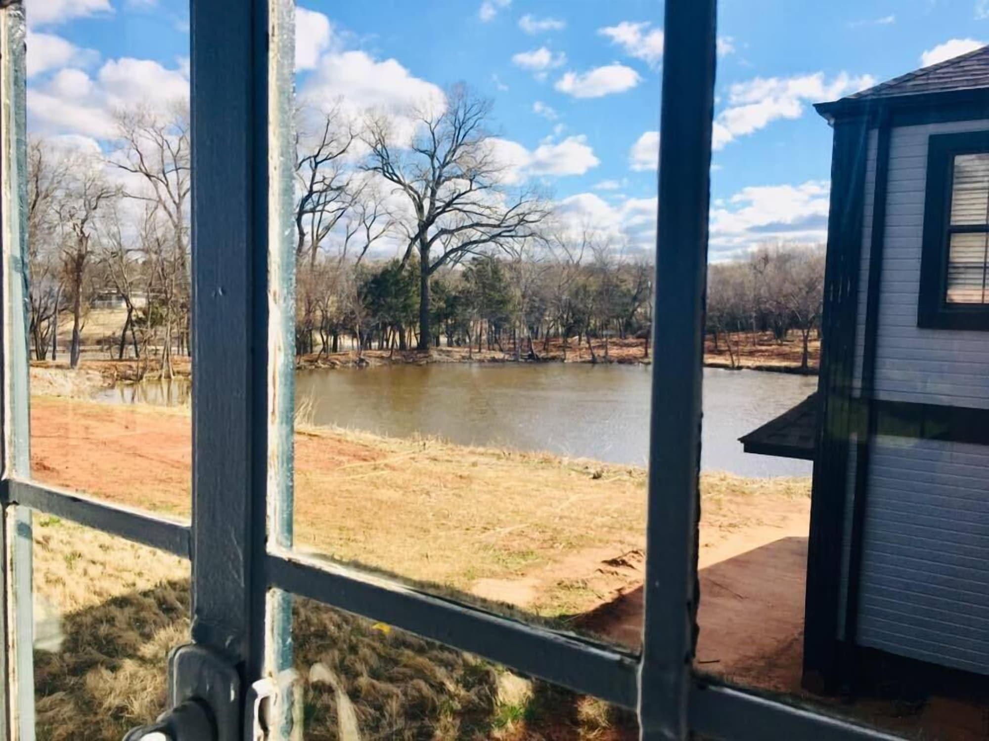 The Monastery At Forest Lake Oklahoma City Kültér fotó